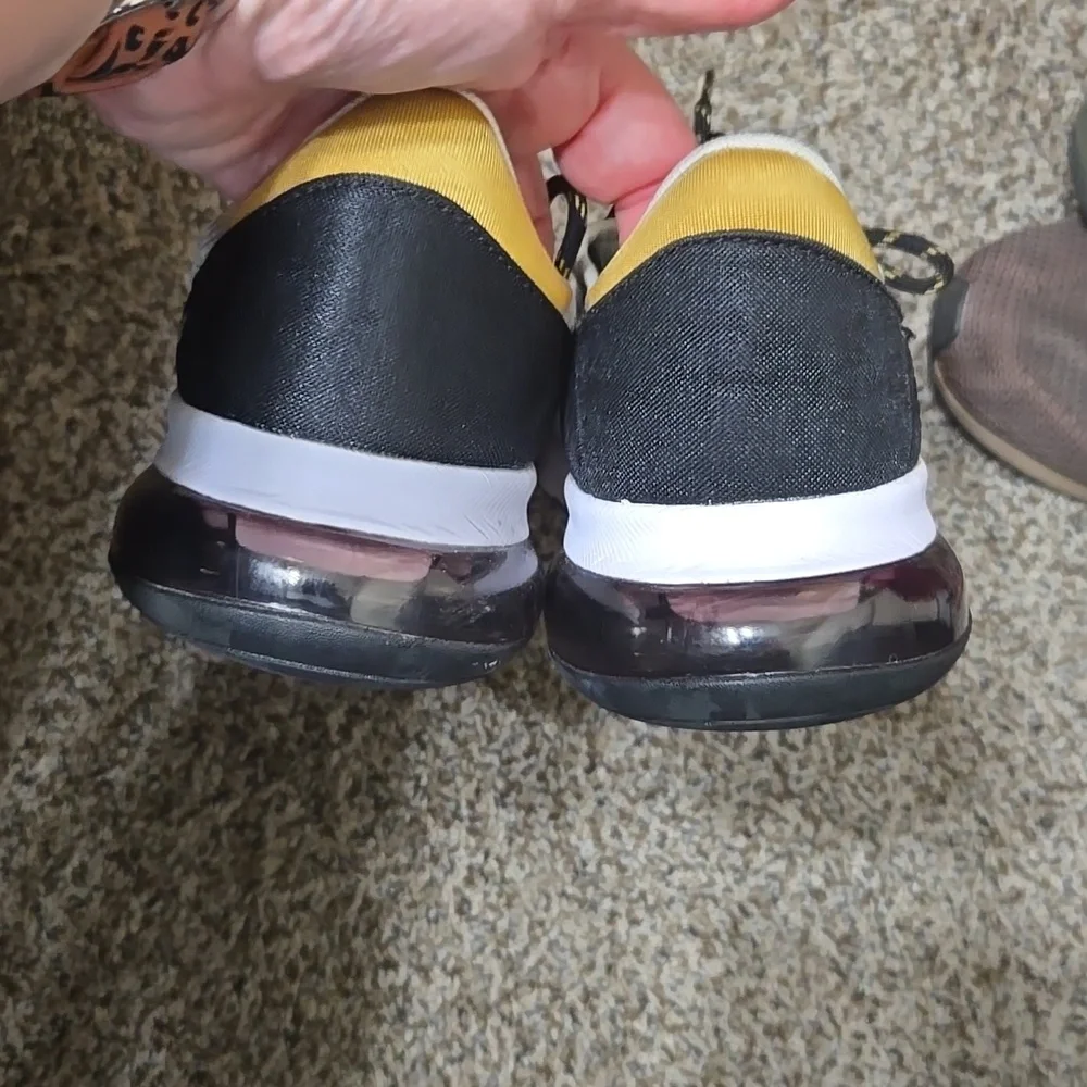 Avia Shoes - Picture 4 of 7